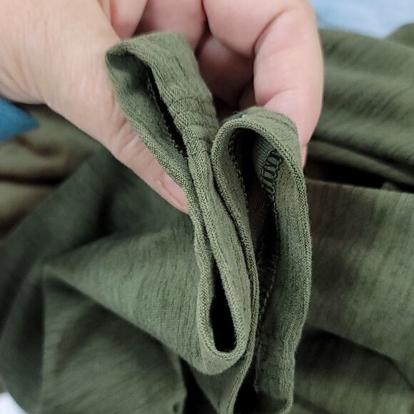 Very Nice Old Navy Active Wear Shirt - Picture 8 of 8